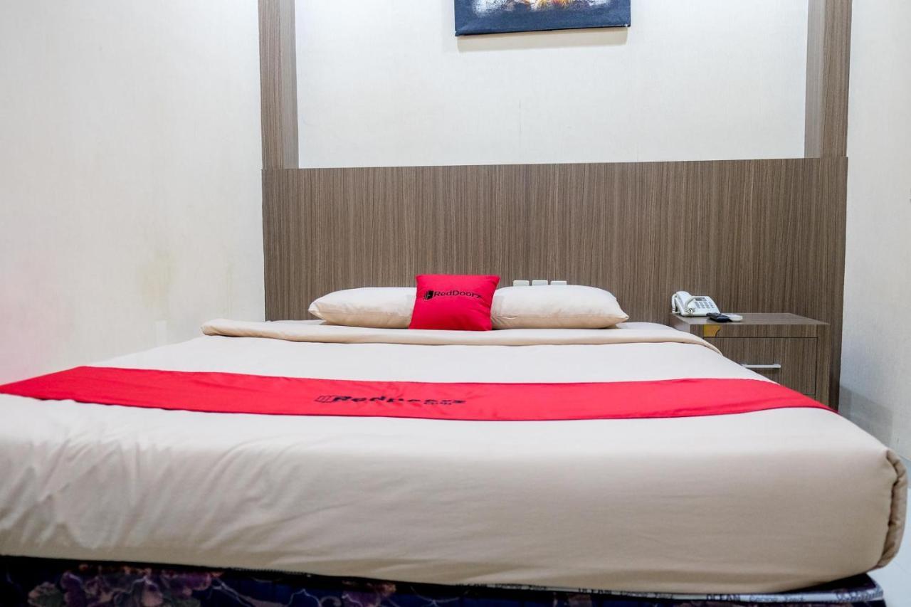 Reddoorz Plus Near Living World 페칸바루 외부 사진