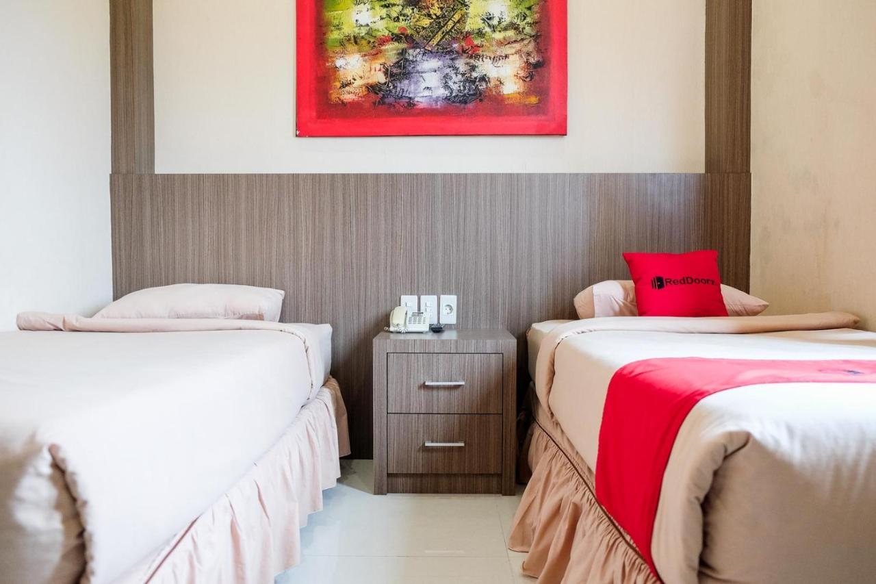 Reddoorz Plus Near Living World 페칸바루 외부 사진