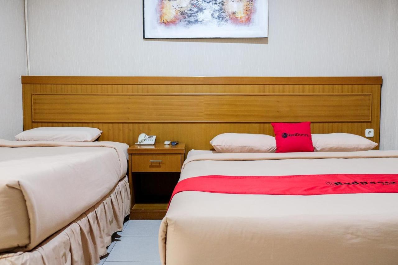 Reddoorz Plus Near Living World 페칸바루 외부 사진