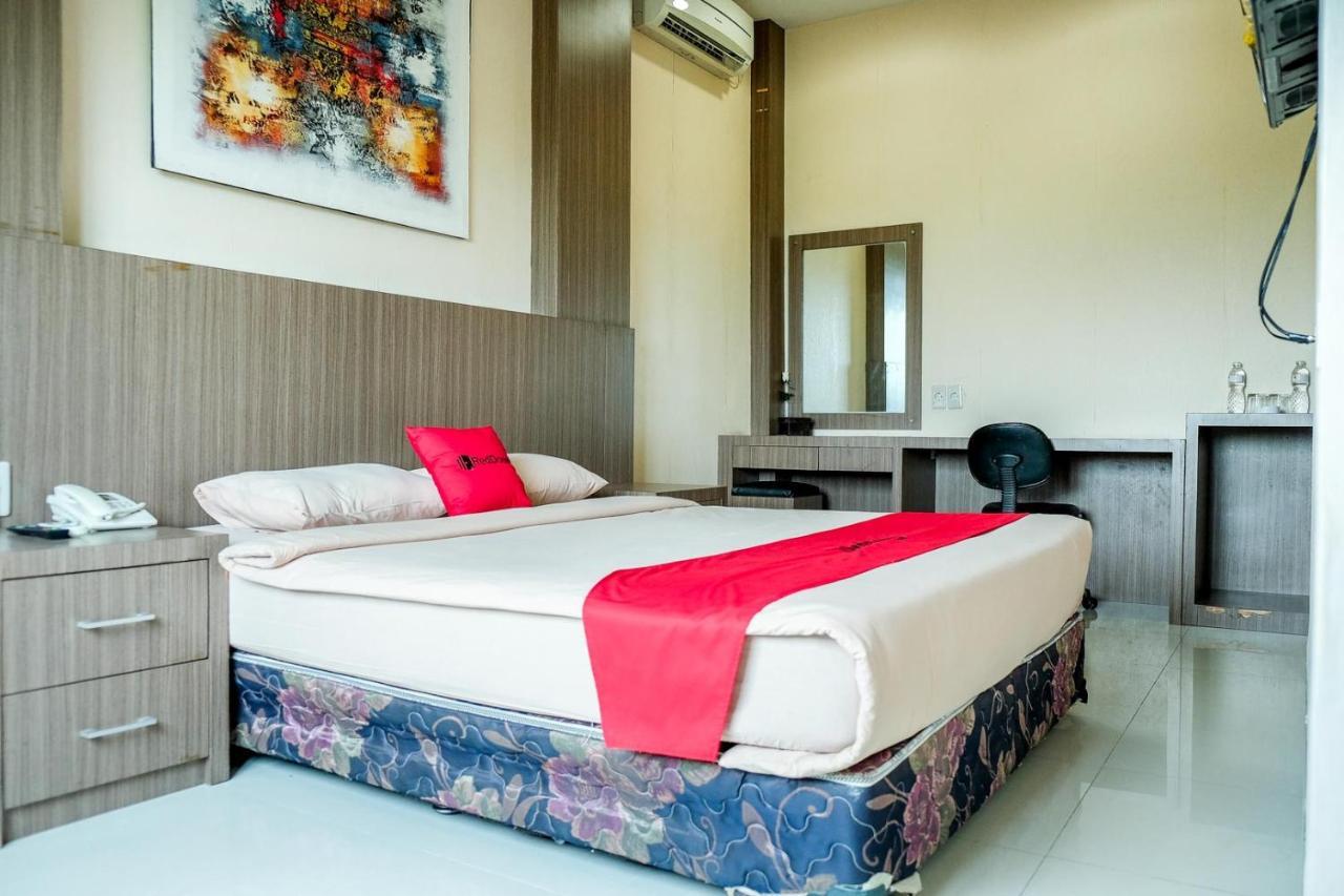 Reddoorz Plus Near Living World 페칸바루 외부 사진